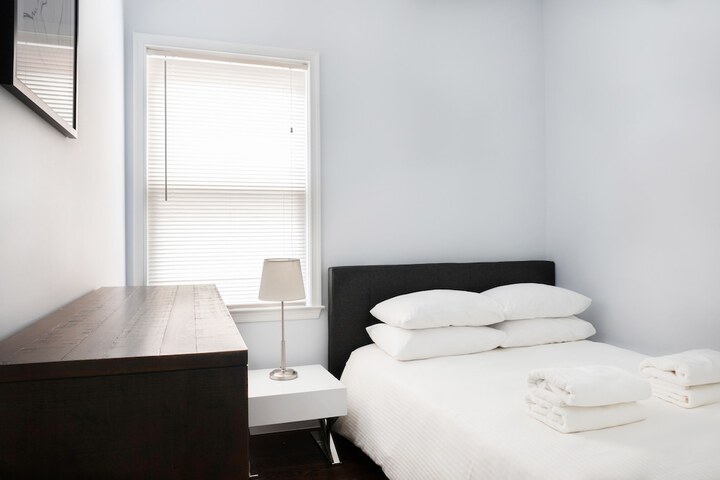 Room 7 of 25