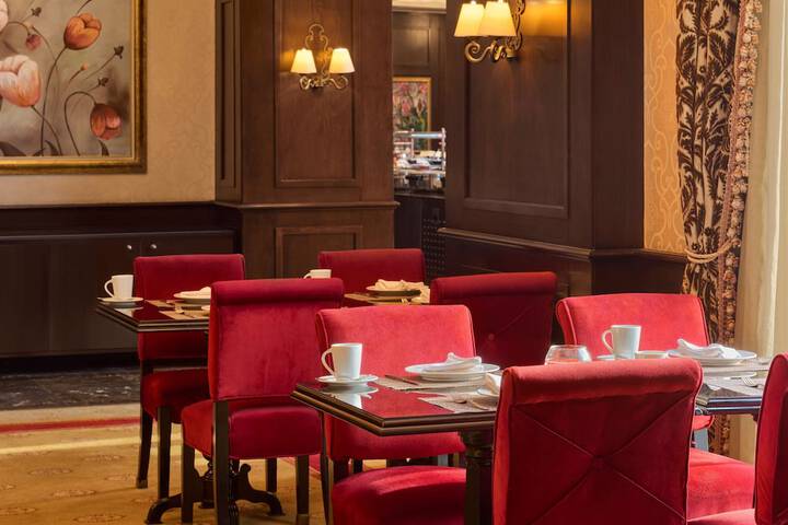 Breakfast/Coffee Service 103 of 208