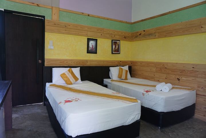 Room 12 of 40