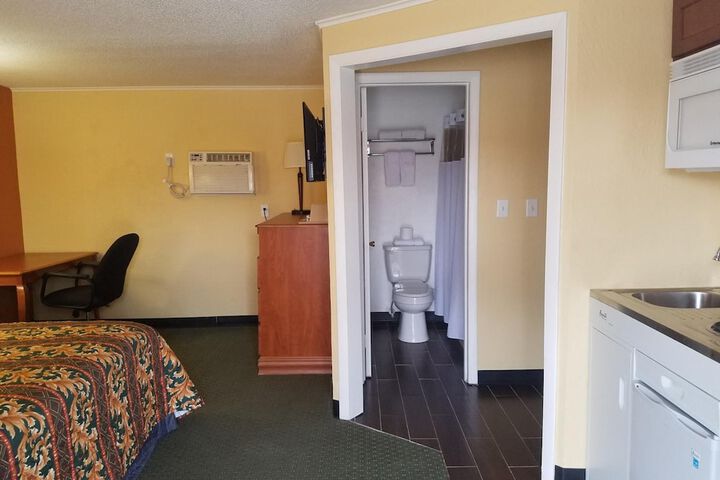 Room 14 of 27