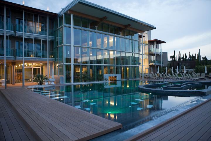 Pools & Facilities