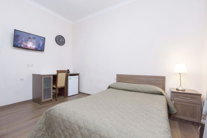 Room 25 of 63