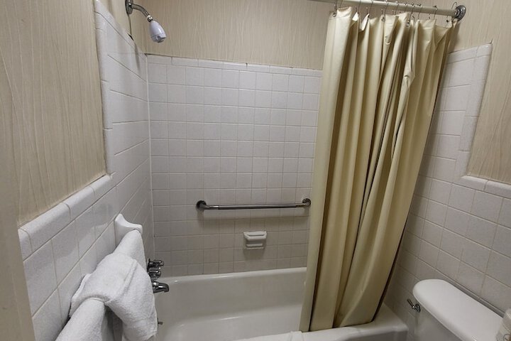 Room 5 of 19