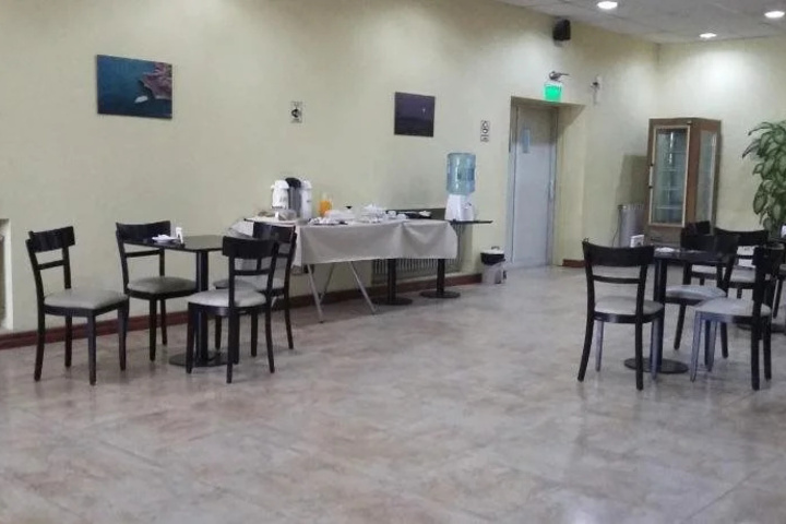 Dining 18 of 19
