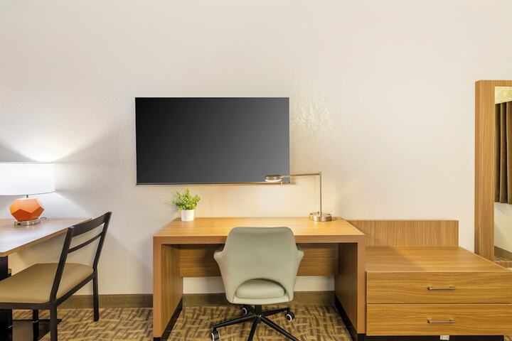 Room 17 of 41