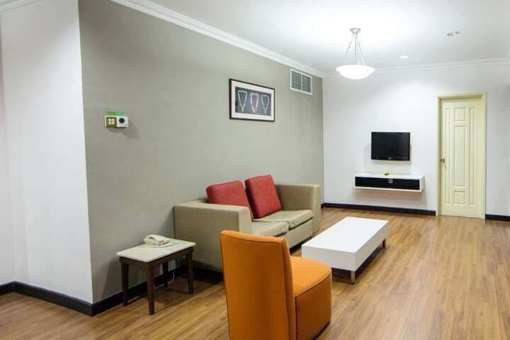 Room 25 of 42