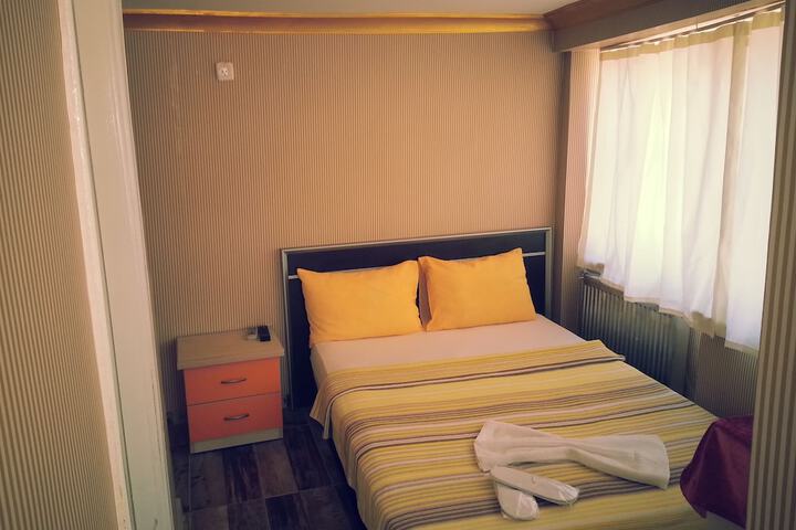 Room 4 of 27
