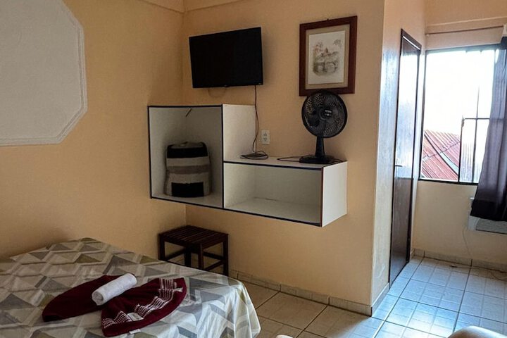 Room 6 of 24