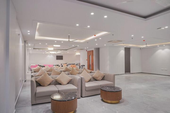 Ballroom/Hall 39 of 47