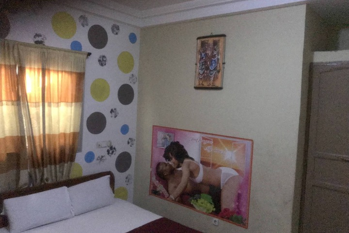 Room 2 of 21