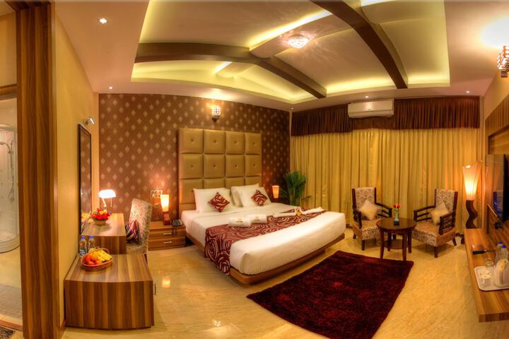 Room 4 of 74