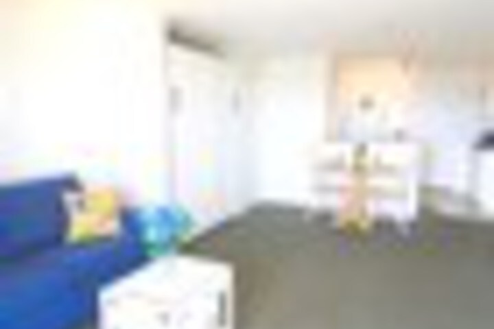 Room 8 of 156