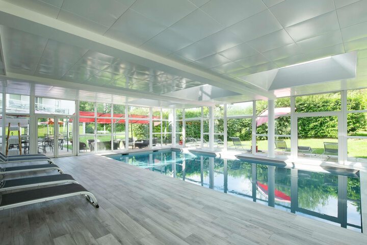 Hotel Pool