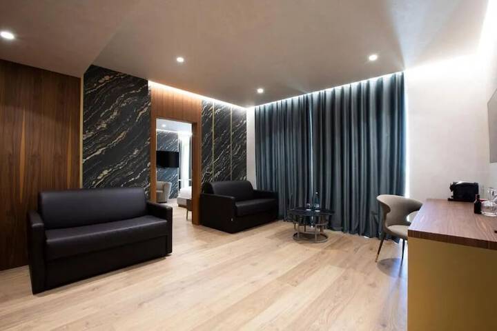 Room 10 of 52