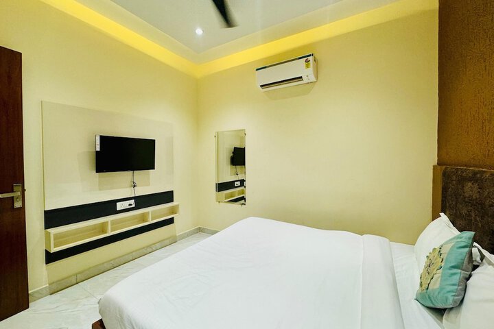Room 16 of 35