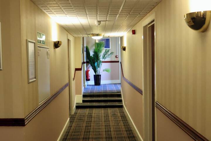 Ballroom/Hall 30 of 32