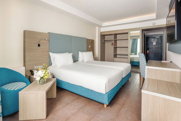 Room 60 of 184