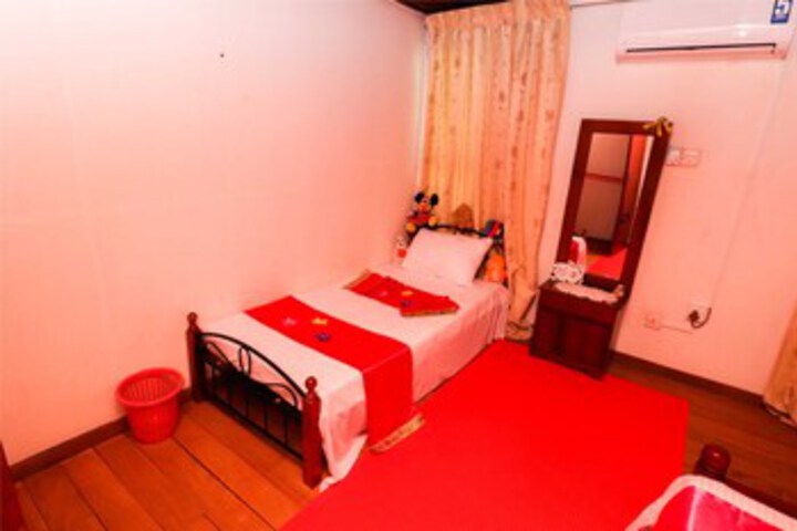 Room 10 of 22