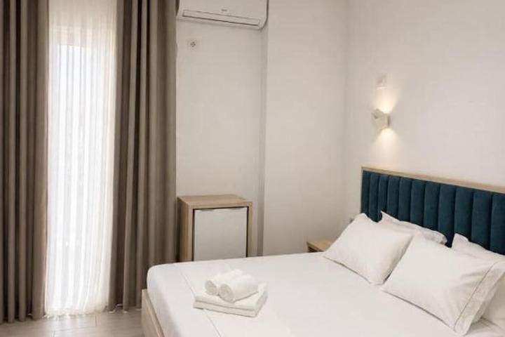 Room 2 of 20