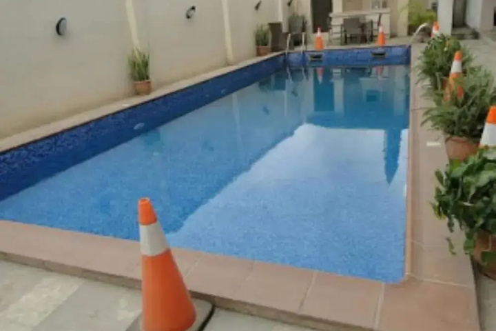 Pool 13 of 15