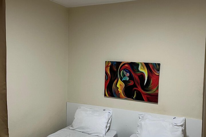 Room 17 of 68