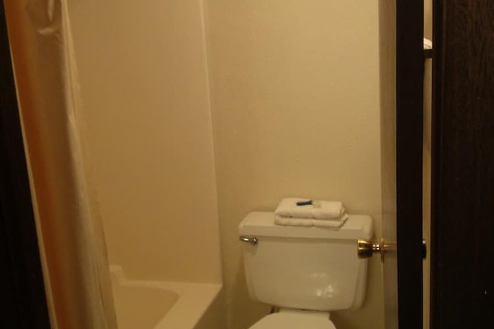 Room 16 of 37