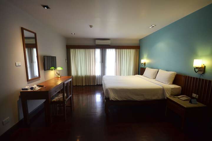 Room 18 of 35