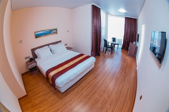 Room 10 of 46