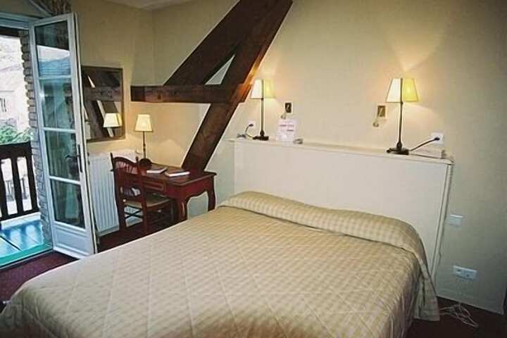 Room 4 of 49