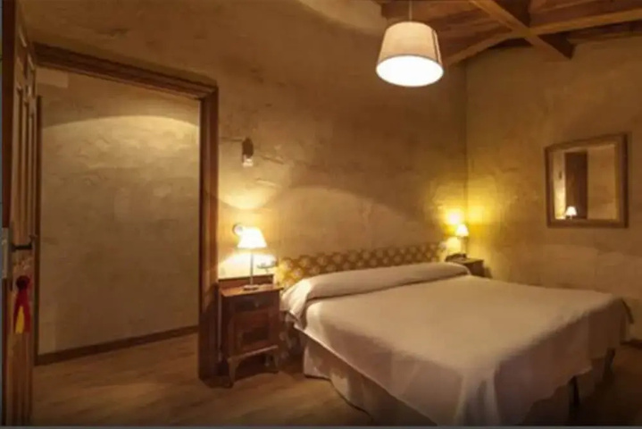 Room 4 of 14