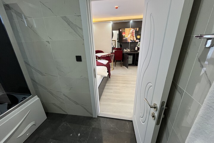 Room 84 of 108