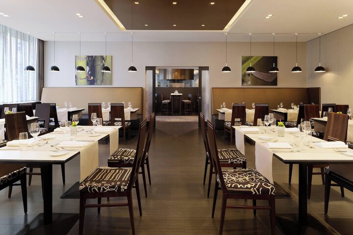 Dining 64 of 100