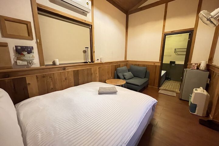 Room 27 of 51