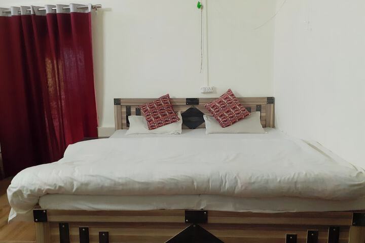 Room 9 of 17