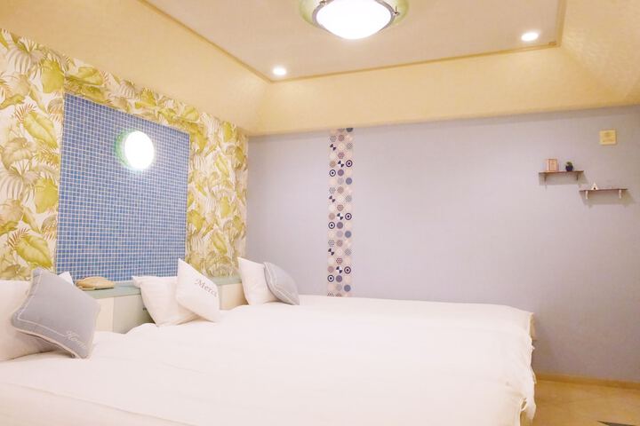 Room 43 of 62