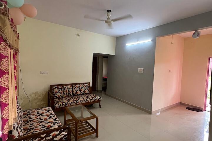 Room 9 of 16