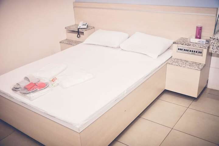 Room 3 of 62
