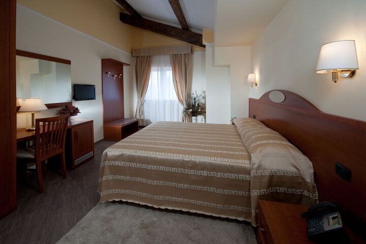 Room 20 of 119