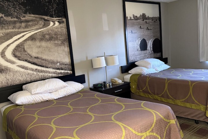2 Double Beds (9 of 9)