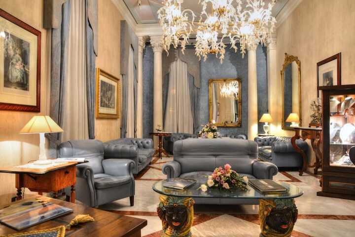 Entrance & Lobby