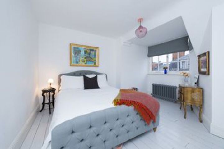 Room 10 of 26