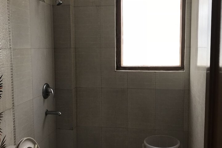 Room 17 of 18