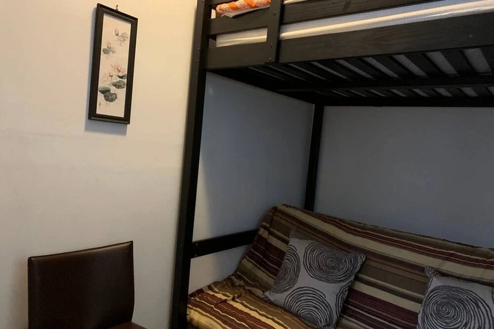 Room 2 of 18