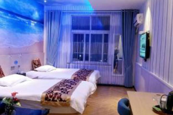 Room 4 of 6