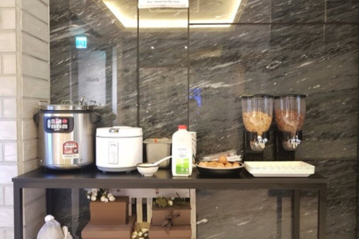 Breakfast/Coffee Service 24 of 25