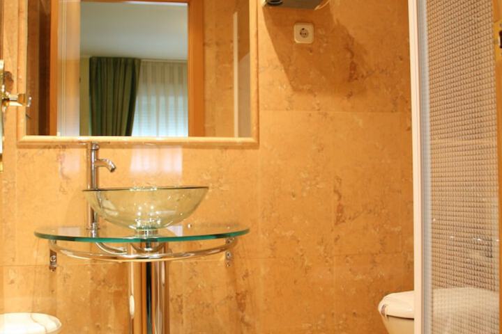 Room 43 of 60
