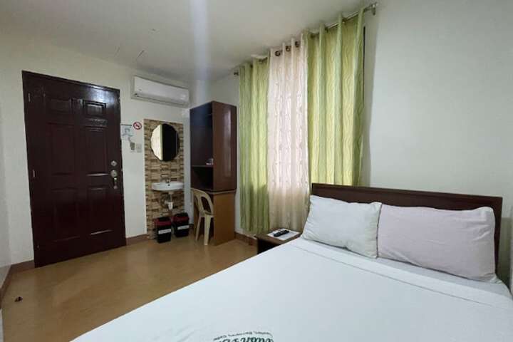 Room 11 of 30