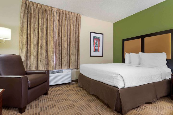 Deluxe Queen Room (4 of 6)