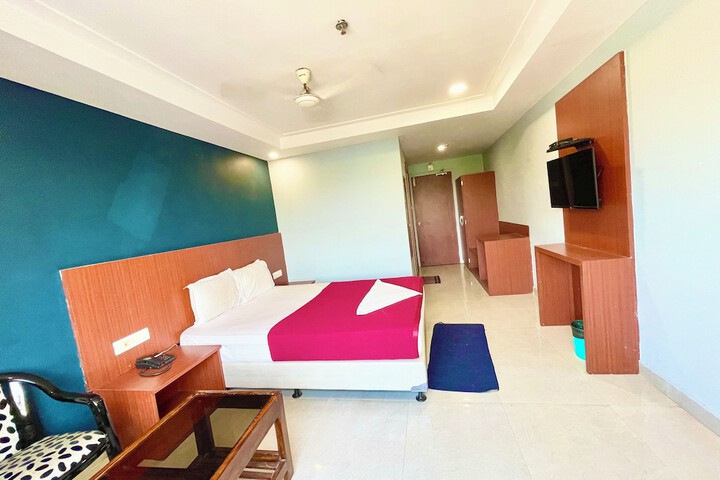 Room 33 of 76