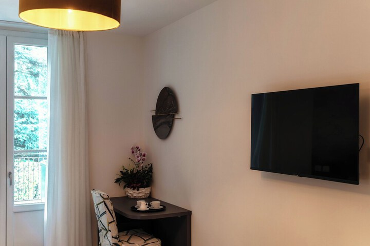 Room 83 of 193